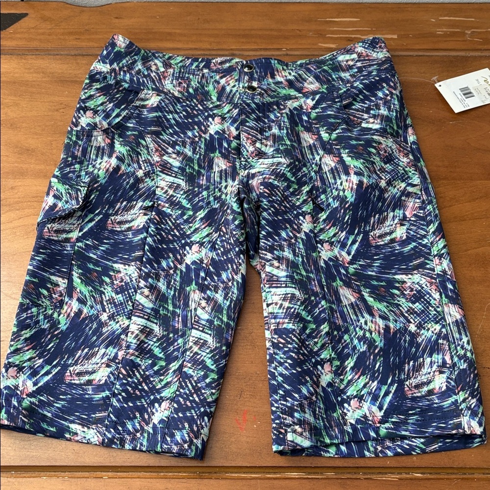 Shredly NWT Blue Patterned Bermuda Shorts Size 6